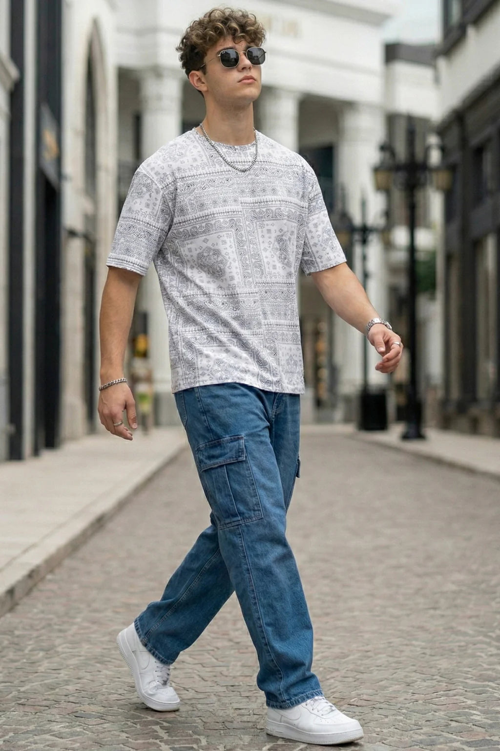 π€ Paisley White Oversized All Over Printed T-Shirt